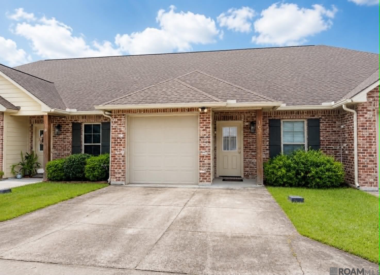 Property Photo: 9017 Lockhart Rd LA 70726