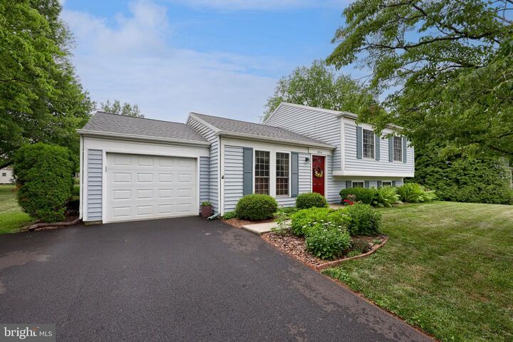 Property Photo:  2514 Split Rail Drive  PA 17520 