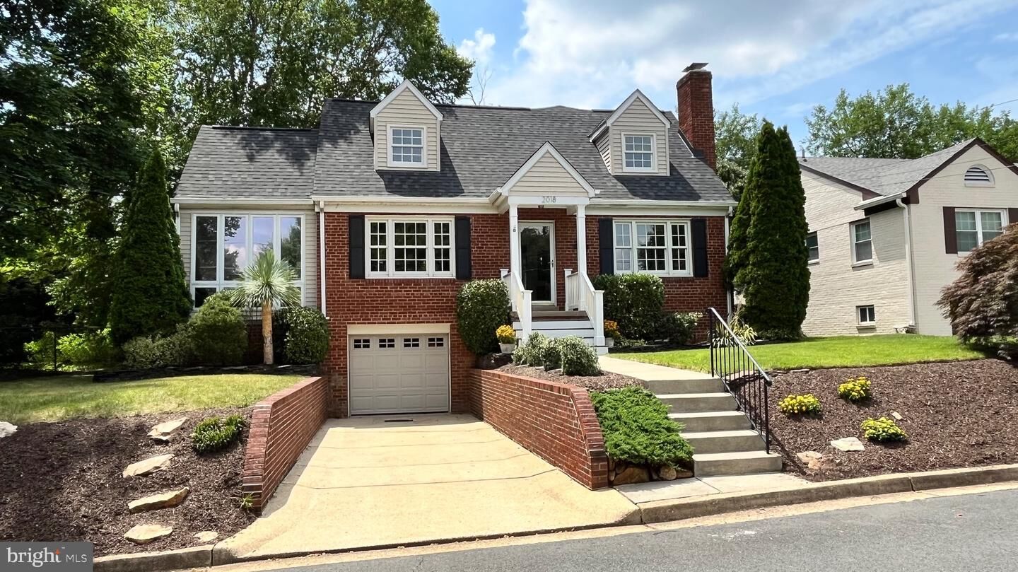Property Photo:  2018 N Quantico Street  VA 22205 