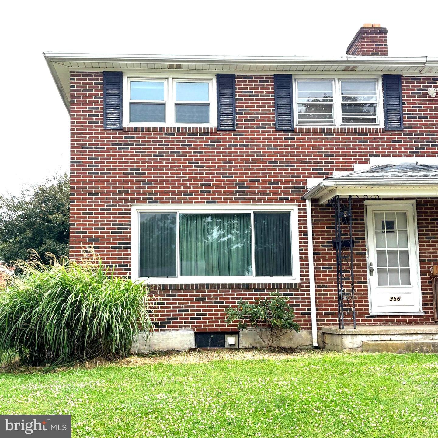 Property Photo: 356 E Springettsbury Avenue PA 17403