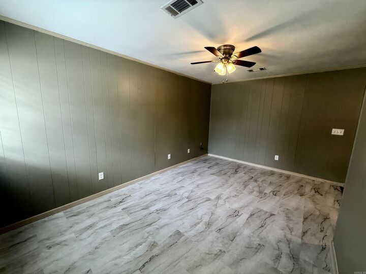 Property Photo: 438 Helen St AR 72034