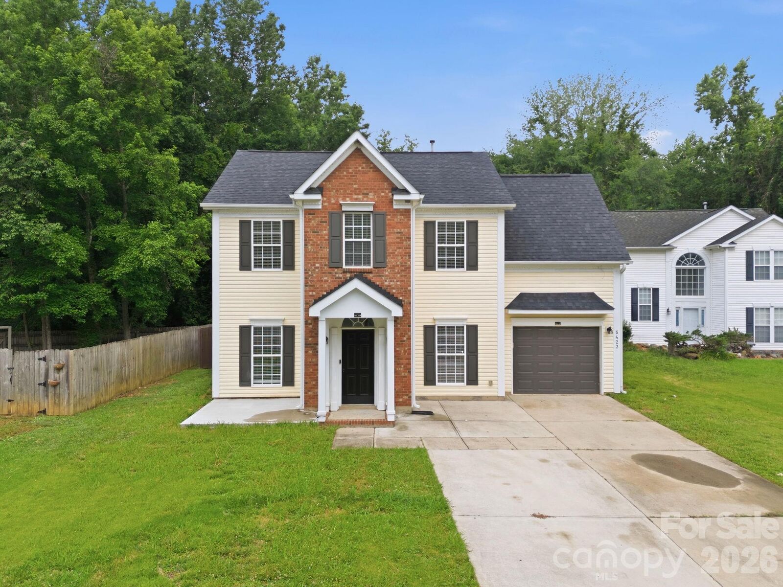 Property Photo:  5423 Starflower Drive  NC 28215 