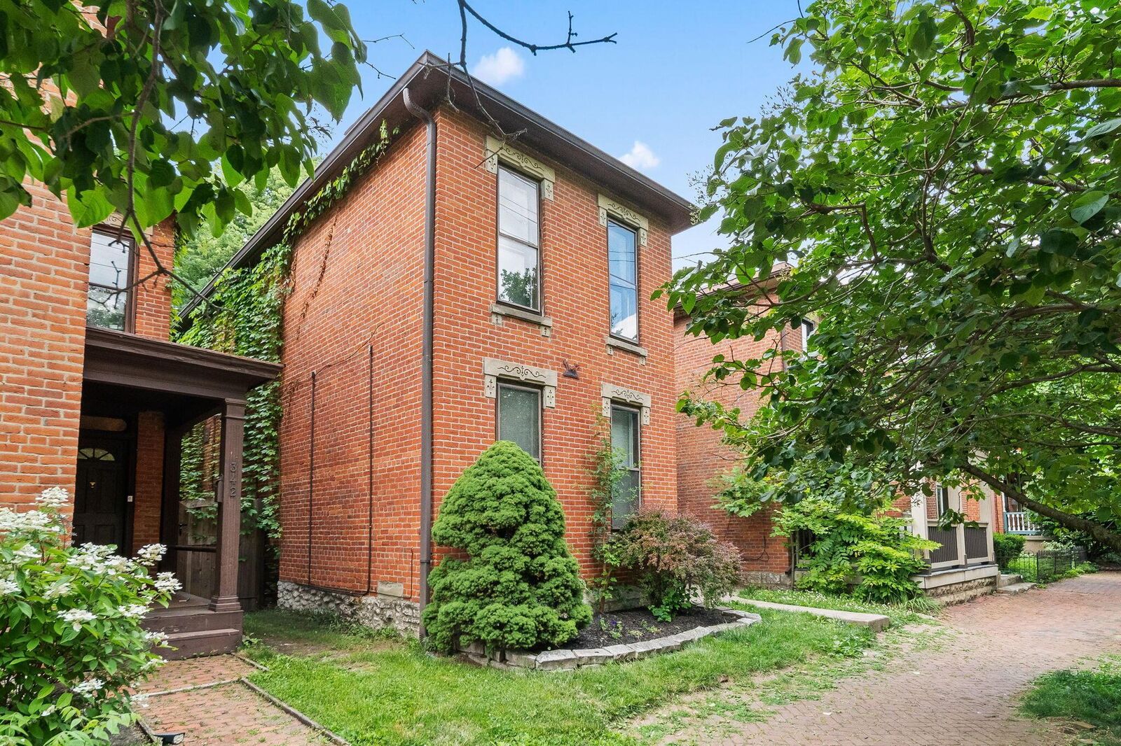Property Photo: 338 W 1st Avenue OH 43201