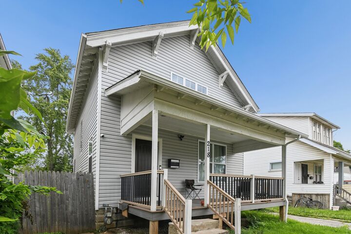 Property Photo:  