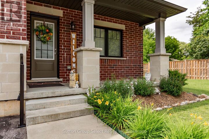 Property Photo:  35 Chatfield Street 1  ON N5C 0B3 