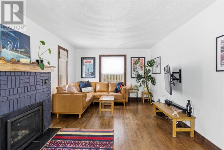 Property Photo:  32 Salisbury Ave  ON P6B 1L7 