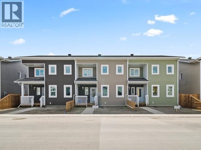 Property Photo:  51 Wyvern Avenue  YT Y1A 0T6 