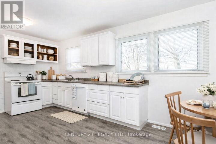 Property Photo:  62 Woodelm Drive  ON L2M 4N3 
