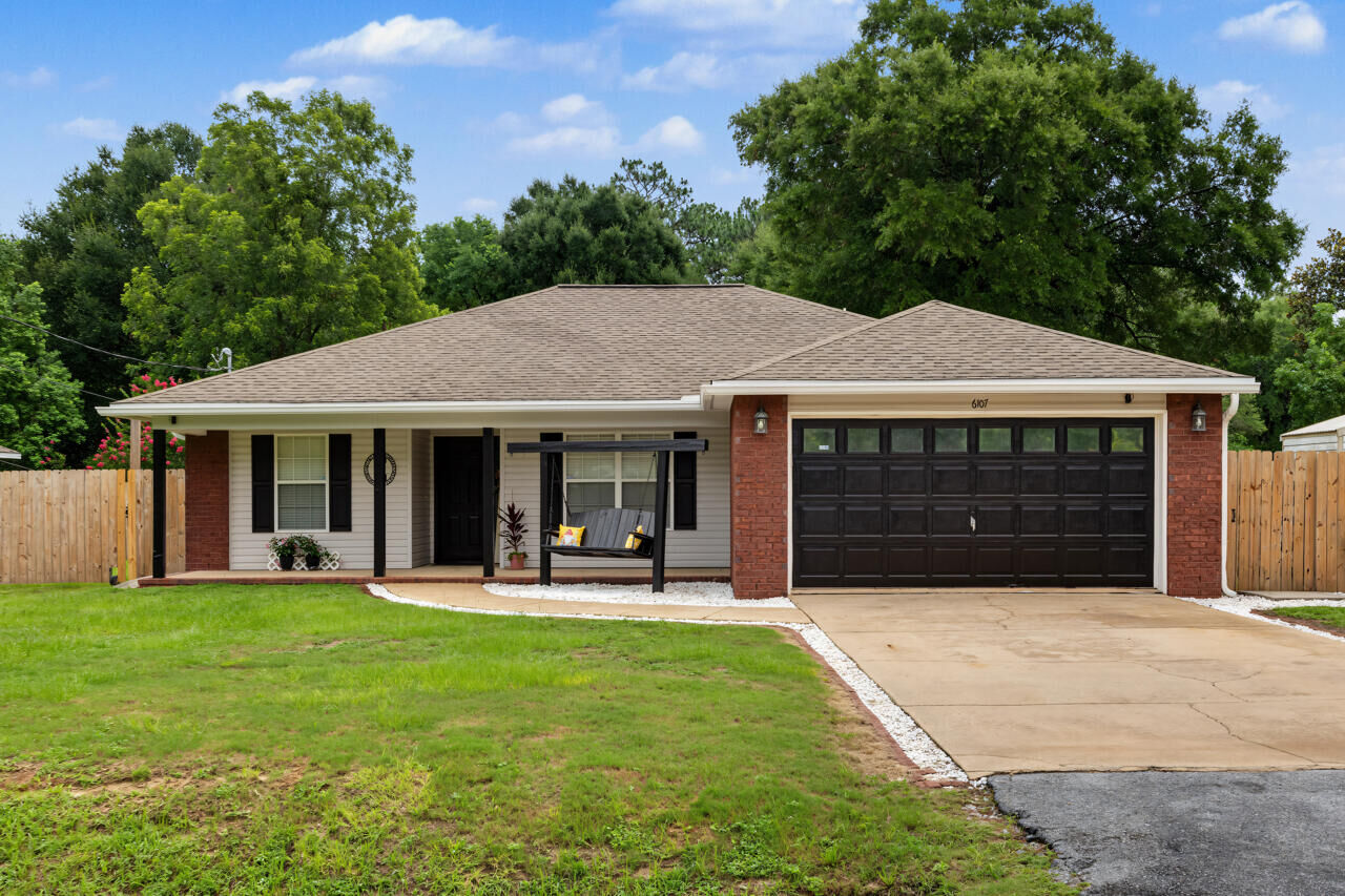 Property Photo:  6107 Old Hickory Road  FL 32539 