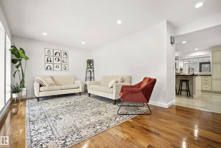 Property Photo:  4223 120 Street NW  AB T6J 1X9 