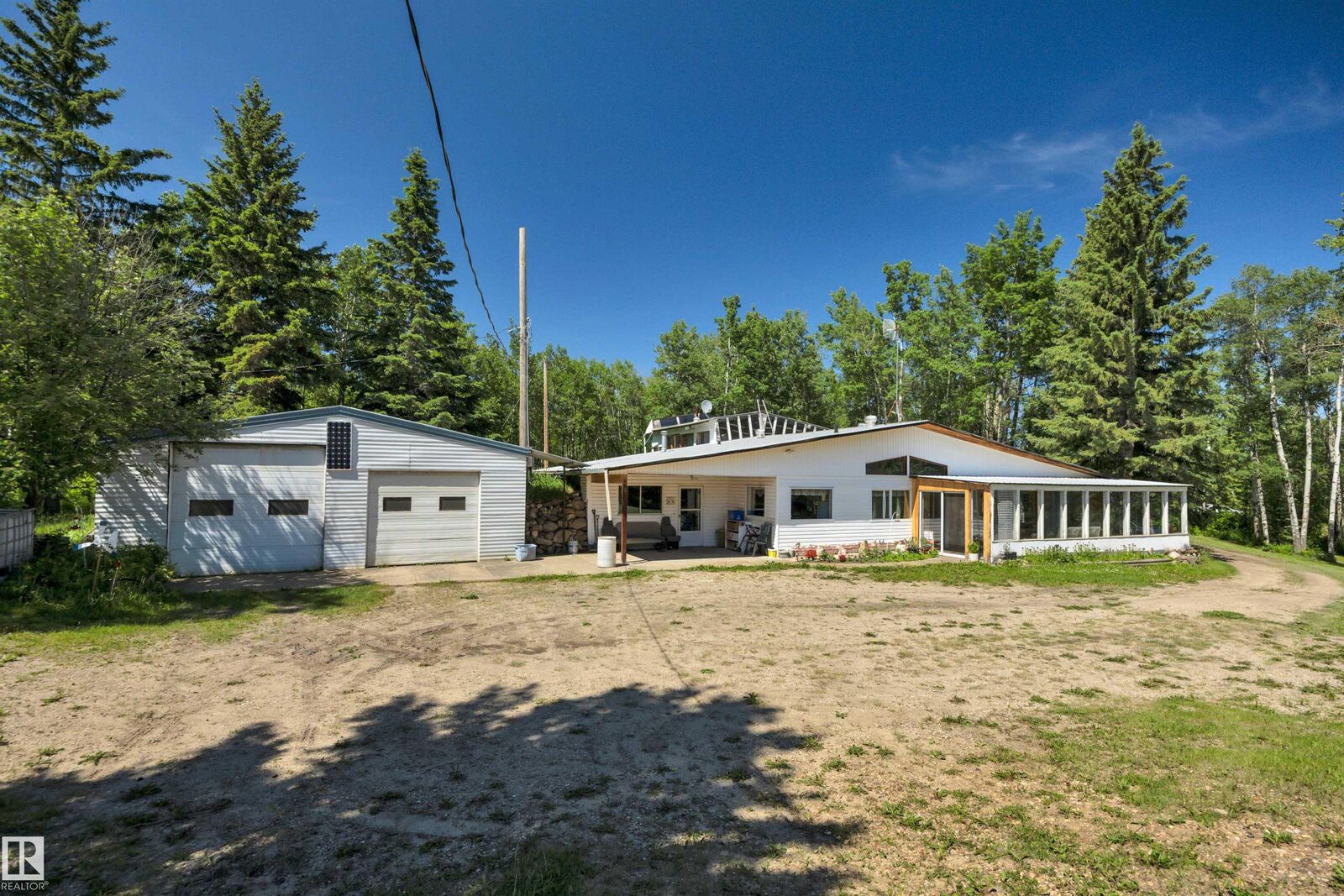 Property Photo:  50450 Rge Rd 233 90  AB T4X 0L4 