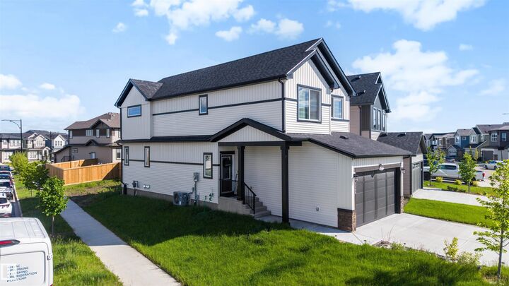 Property Photo:  3569 Erlanger Link Link NW  AB T6M 1J5 