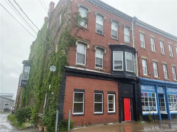 325 Main Street — photo 1
