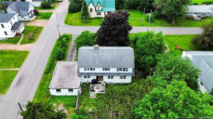 Property Photo:  1 Bennett Street  NB E4L 3M5 