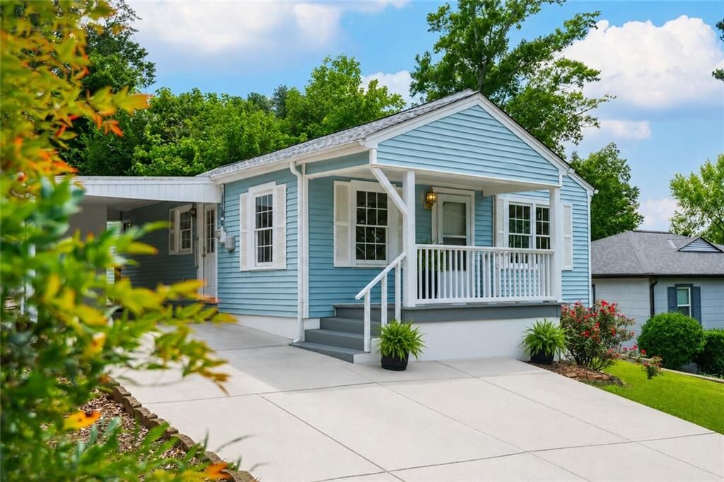 Property Photo:  704 Skyview Drive NE  GA 30060 