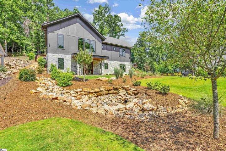 Property Photo:  725 Bennett Street  SC 29609 
