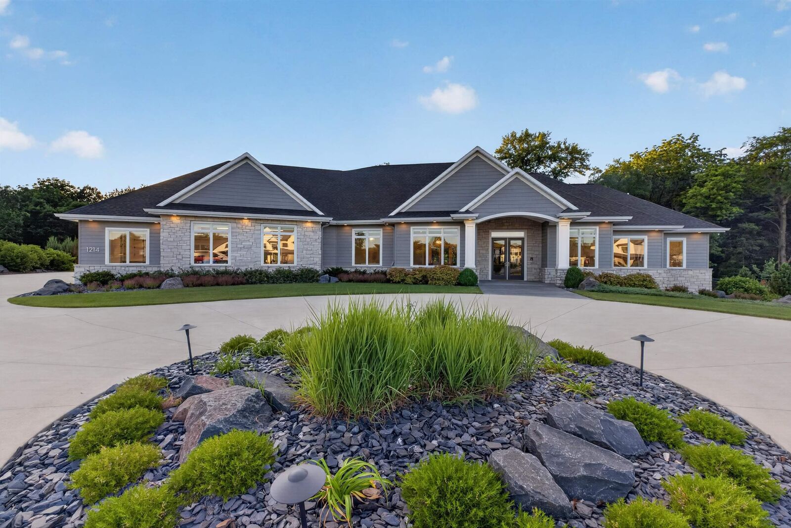 Property Photo: 1214 Lakeshore Drive IA 50613