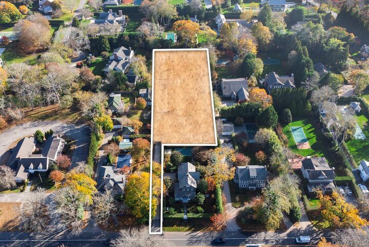 Property Photo:  88 Pantigo Road  NY 11937 