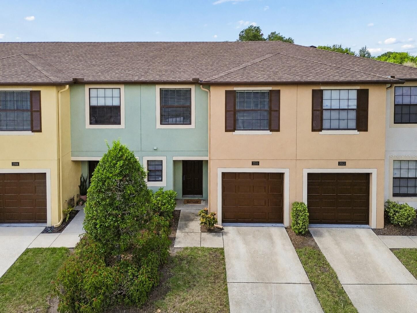 Property Photo:  2510 Edgewater Falls Drive  FL 33511 
