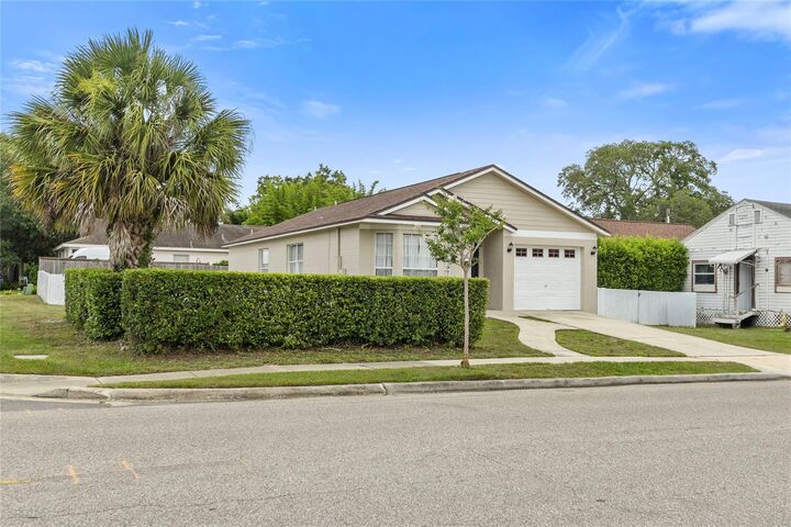 Property Photo:  301 S Capen Ave  FL 32789 