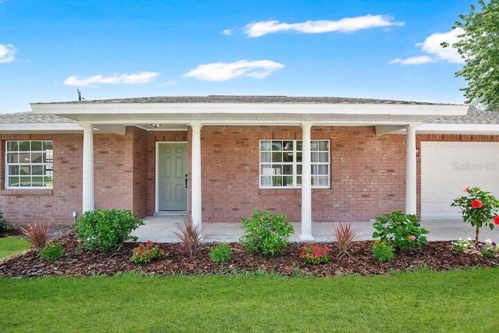 Property Photo:  849 Alexander Avenue  FL 32725 