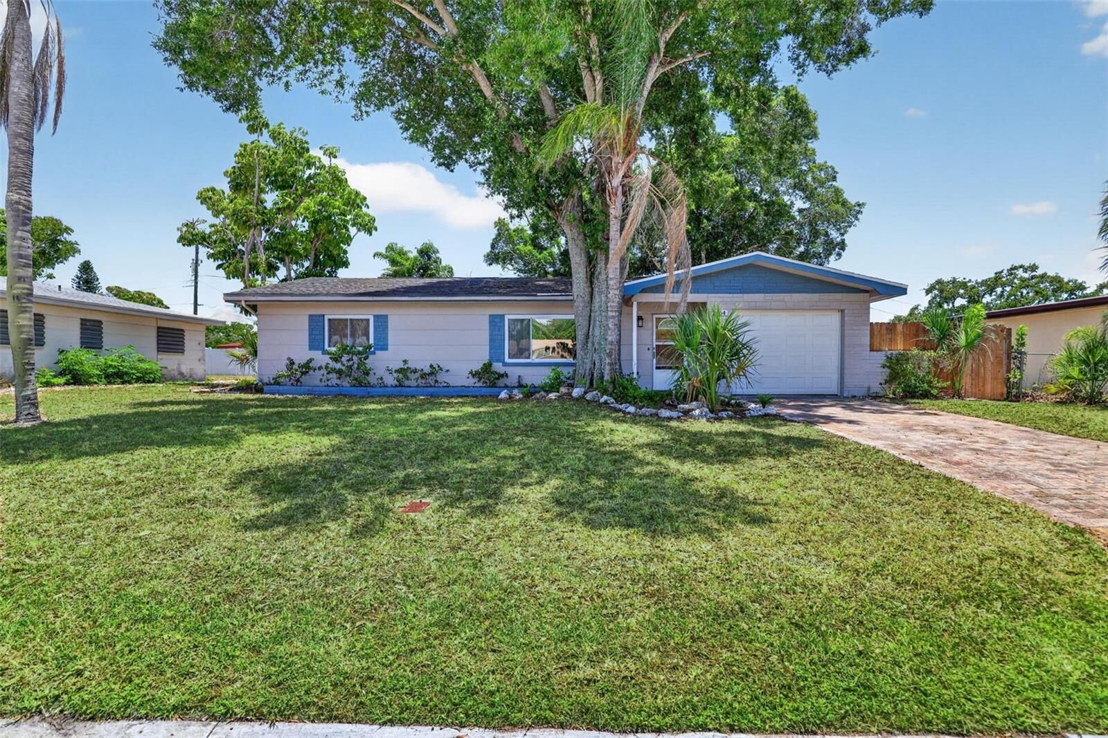 Property Photo: 2864 62nd Avenue S FL 33712