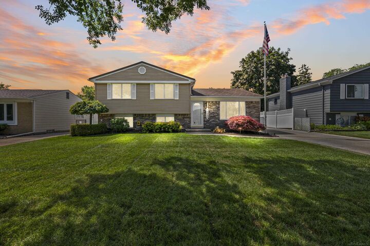 Property Photo:  14890 Alma Drive  MI 48313 