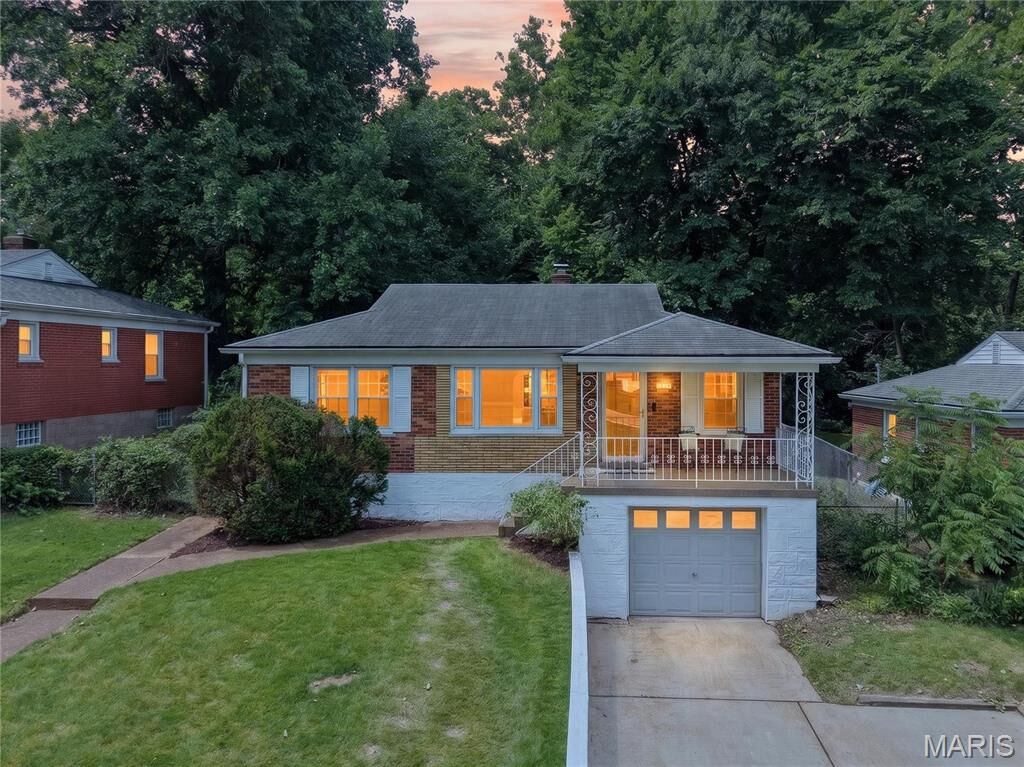 Property Photo: 1625 Salem Hills Drive MO 63119