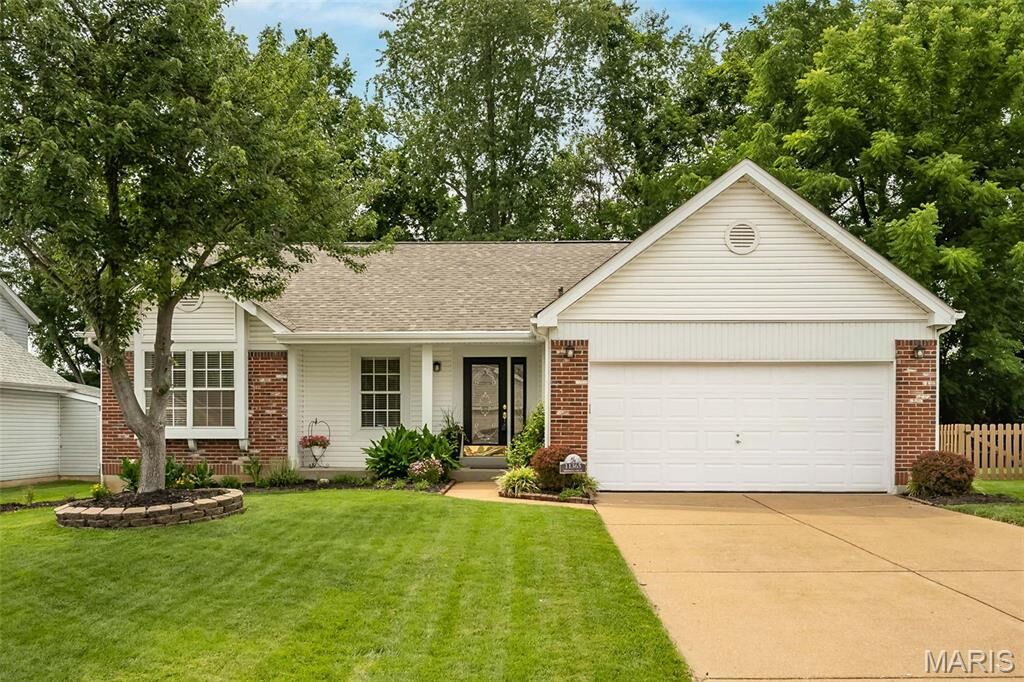 Property Photo:  11365 Brierhall Circle  MO 63043 