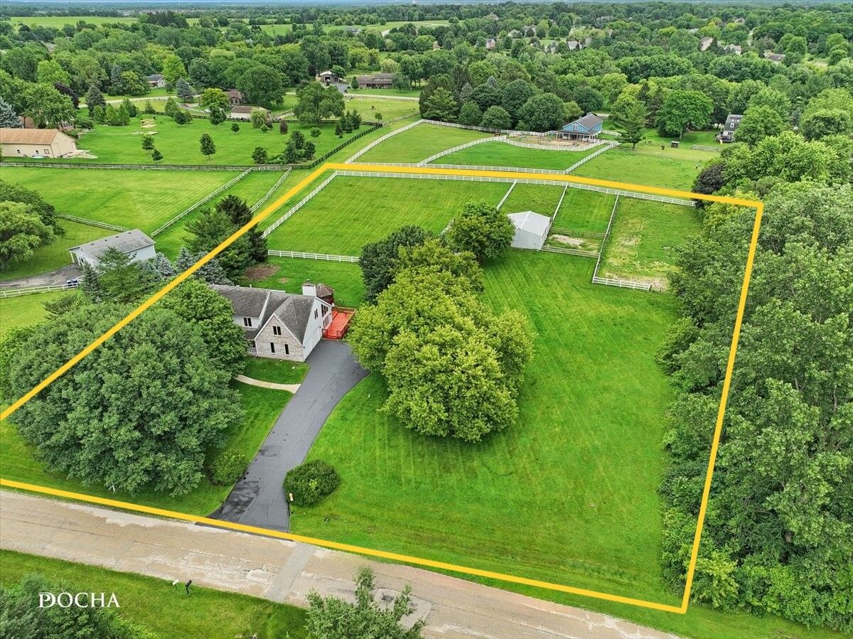 Property Photo: 6N777 Palomino Drive IL 60175