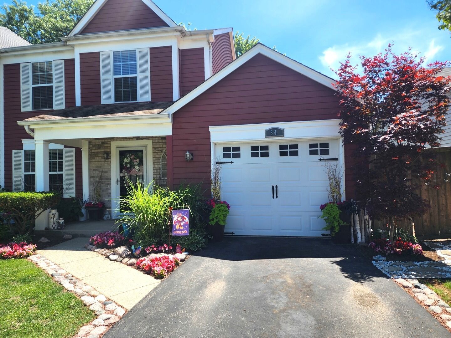 Property Photo:  54 Sandhurst Road  IL 60060 