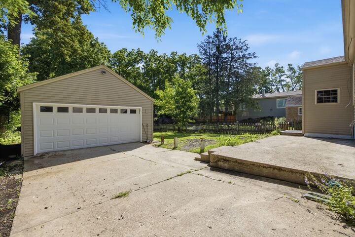 Property Photo:  658 Pleasant Street  IL 60098 