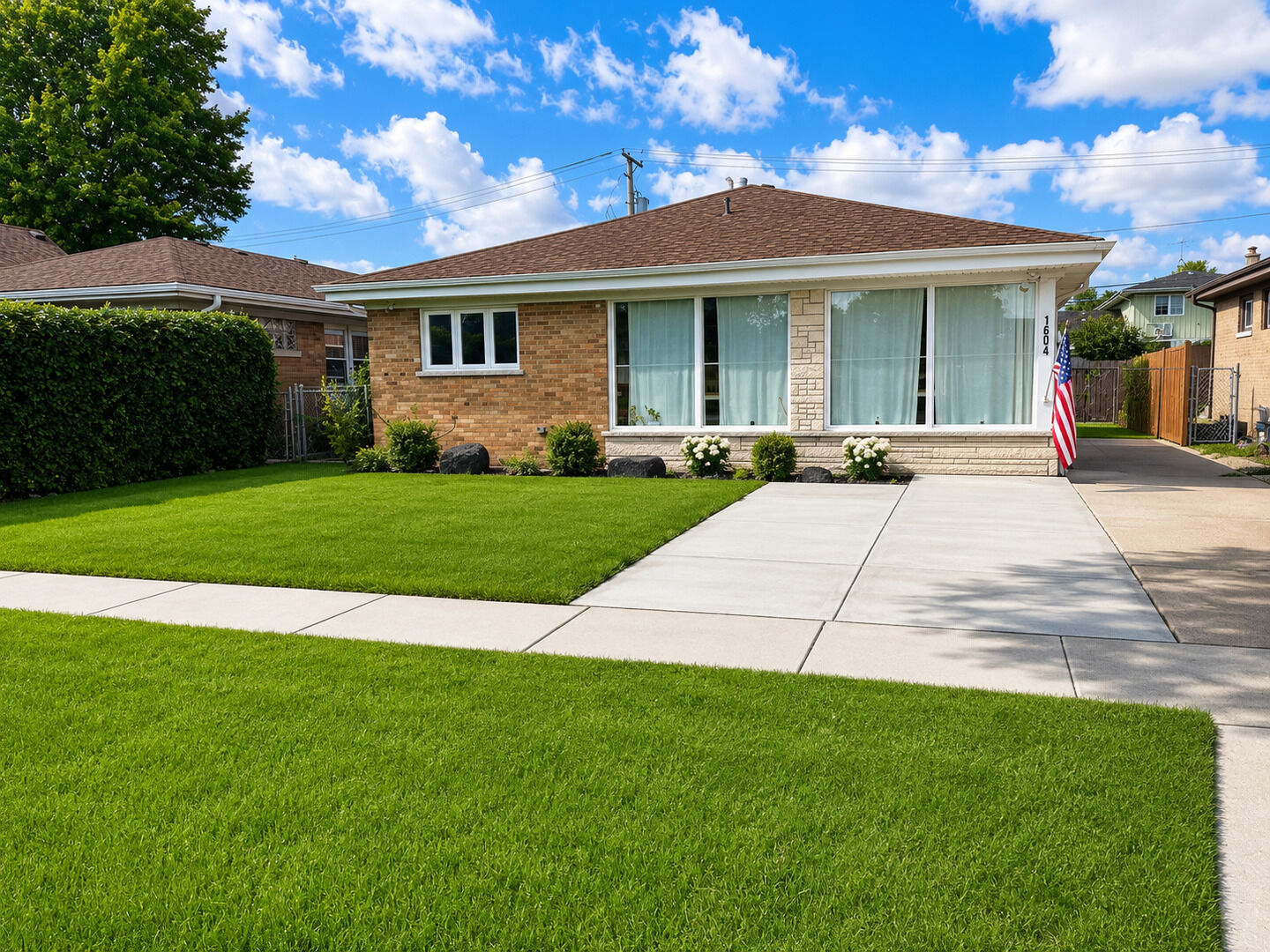 Property Photo:  1604 Oakton Street  IL 60068 