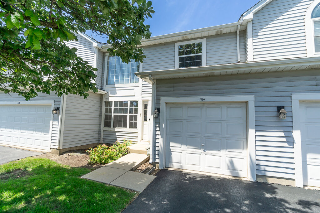 Property Photo:  1174 Longford Road  IL 60103 