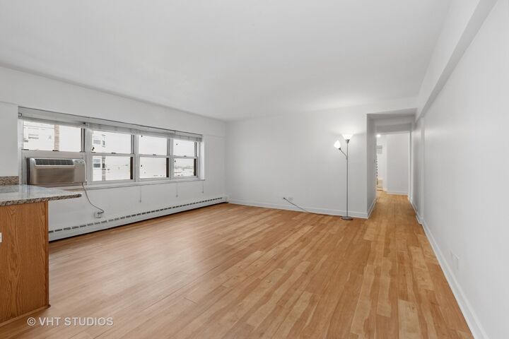 Property Photo:  4980 N Marine Drive 1033  IL 60640 