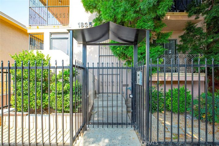 Property Photo:  1835 N Alexandria Boulevard 7  CA 90027 