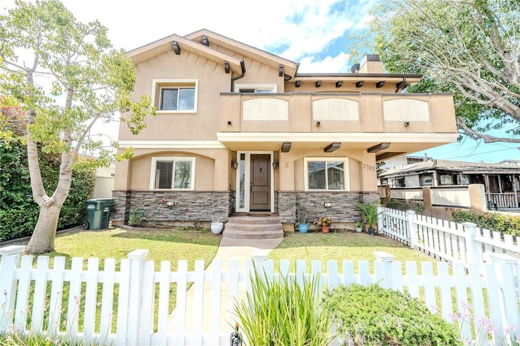 Property Photo: 2702 Gates Avenue A CA 90278