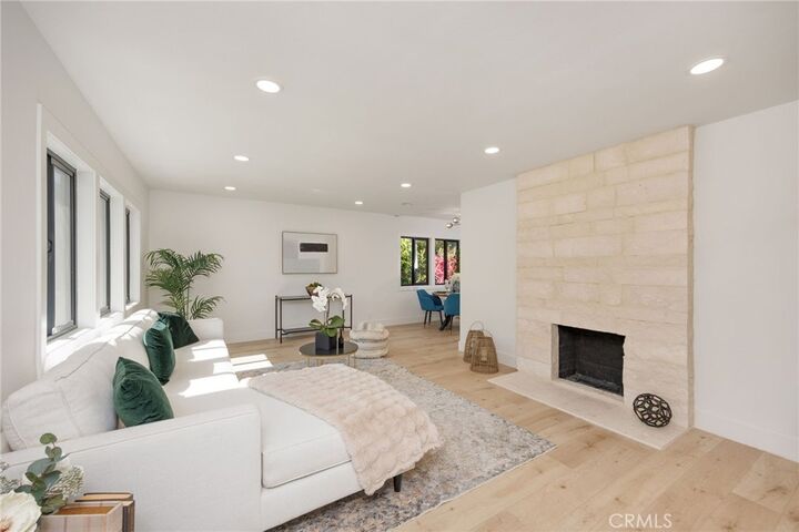 Property Photo:  5856 Halbrent Avenue  CA 91411 