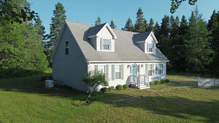 Property Photo:  33 Landing Road  ME 04680 