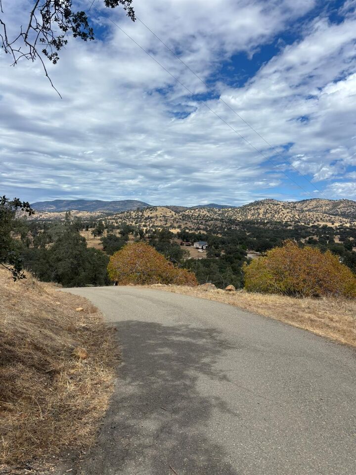 Property Photo:  2609 Granite Lane  CA 95306 