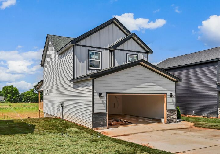 Property Photo:  2808 Brewster Dr  TN 37042 