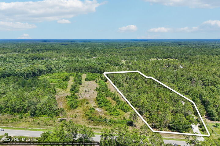Property Photo: 6205 County Road 315 FL 32656