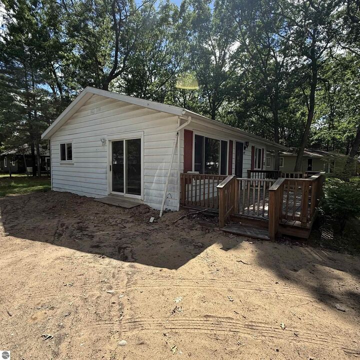 Property Photo:  3661 Little Island Drive  MI 48748 