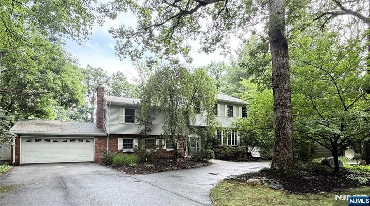 Property Photo:  28 Sunrise Drive  NJ 07645 