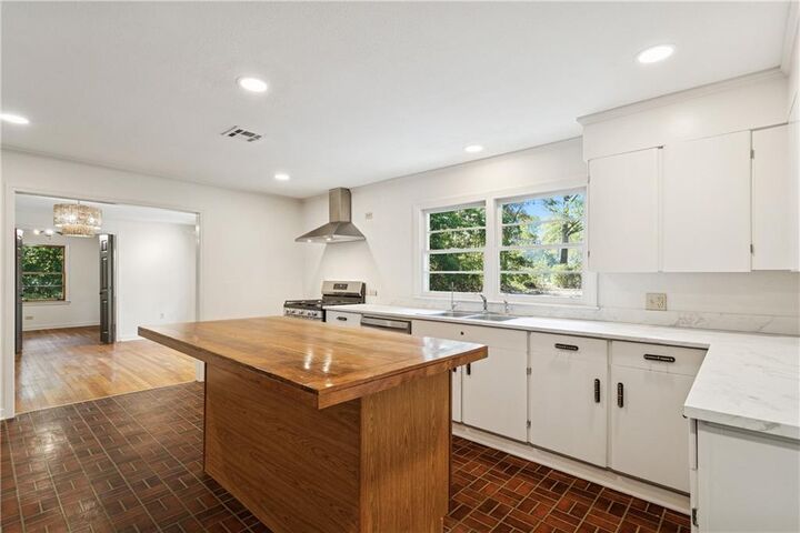 Property Photo:  19343 9th Avenue  LA 70433 