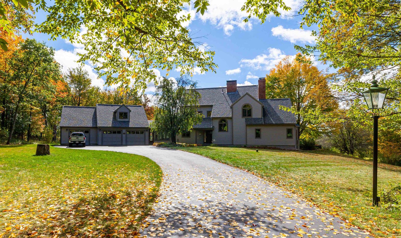 Property Photo:  10 Fiskill Farm Road  NH 03301 