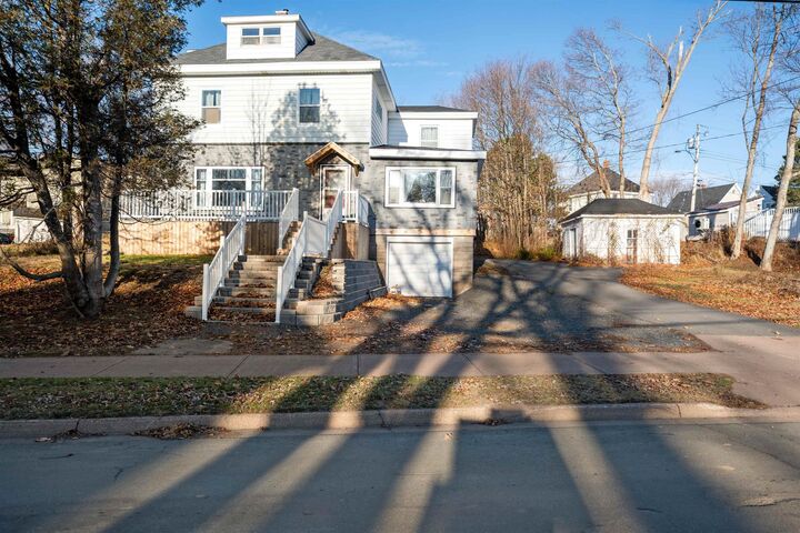 132 Almont Avenue — photo 1