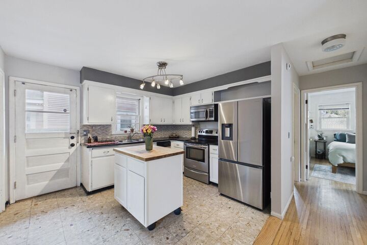 Property Photo:  1315 Buchanan Street NE  MN 55413 