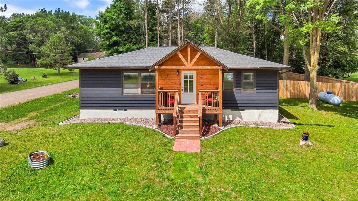 Property Photo: 1410 464th Street MN 55080