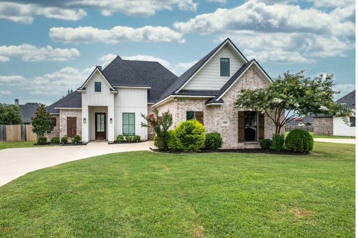 Property Photo: 191 Donna Drive LA 71078